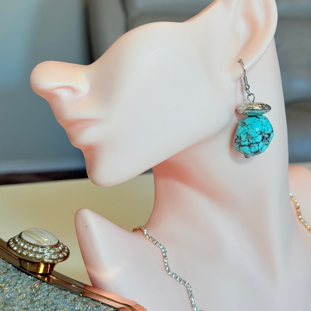 ⚜️ Turquoise and Silver Dangle Earrings - Picture 2 of 8
